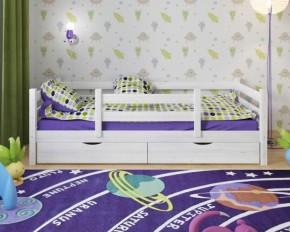 Детская кровать из массива березы Соня-5 (Белый/Лак) в Кунгуре - kungur.ok-mebel.com | фото 1