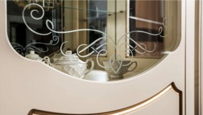 Витрина одностворчатая Мона Лиза (крем) в Кунгуре - kungur.ok-mebel.com | фото 6
